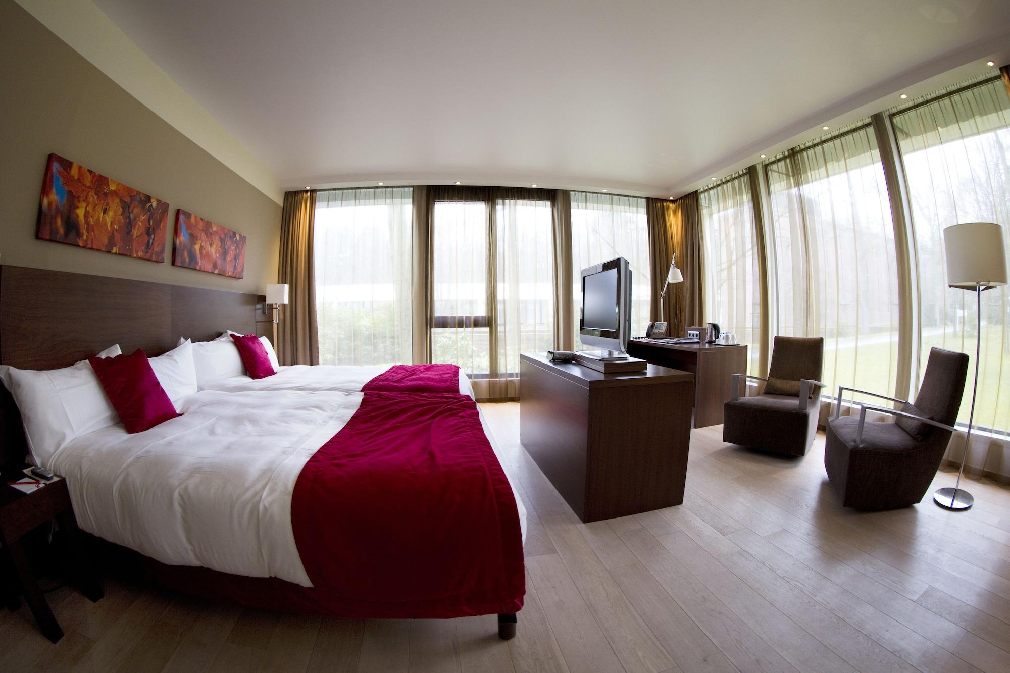 โดลเช บาย วินด์แฮม ลา อุลป์ บรัสเซลส์ Hotel ลาอุลป์ ภายนอก รูปภาพ