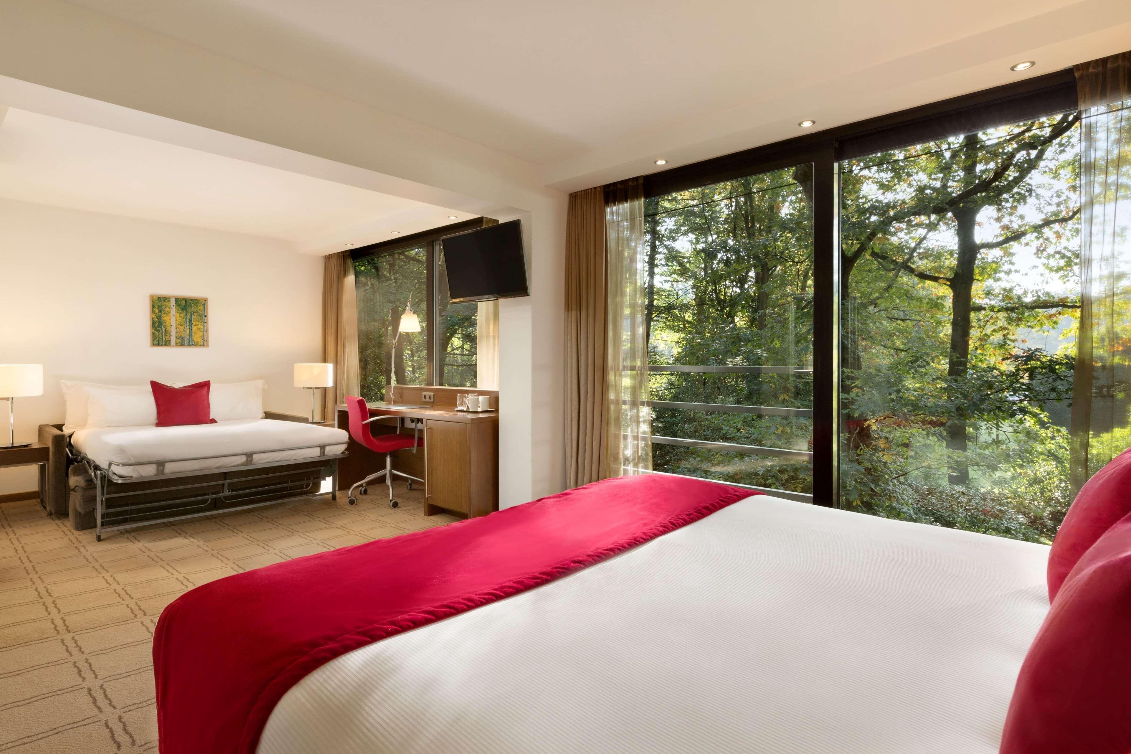 โดลเช บาย วินด์แฮม ลา อุลป์ บรัสเซลส์ Hotel ลาอุลป์ ภายนอก รูปภาพ